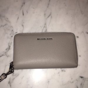 Michael Kors Mercer Large Leather Wristlet